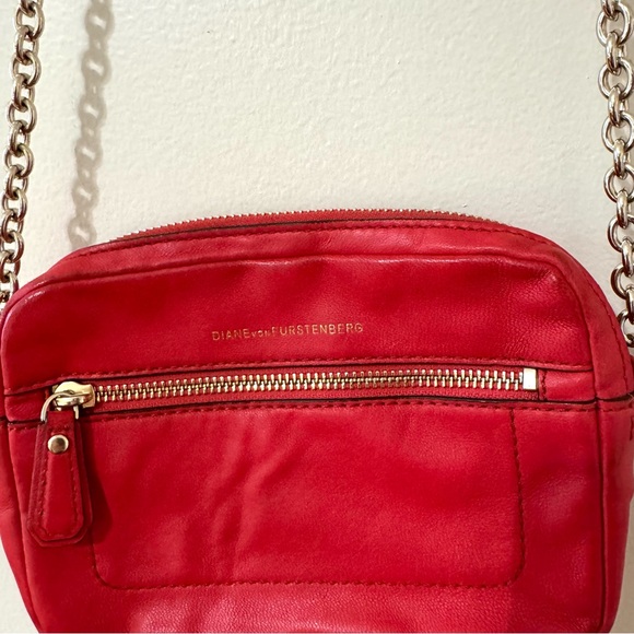Diane Von Furstenburg DVF Red Leather Crossbody Bag Purse Gold Chain - Picture 4 of 12